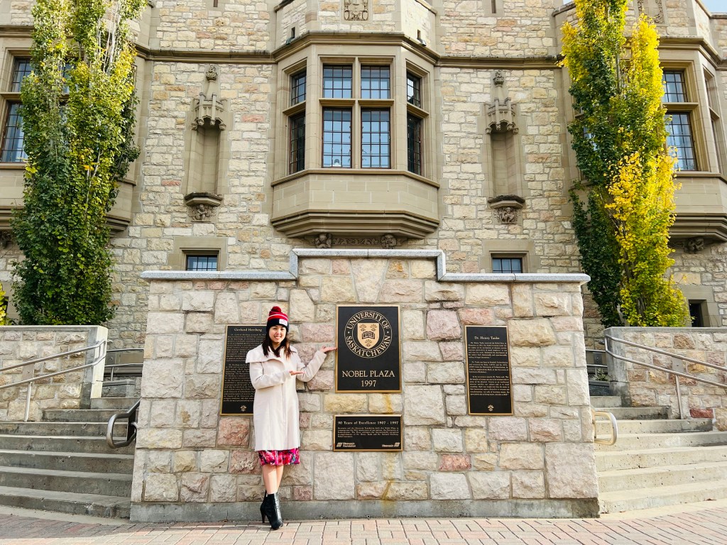 Sinh viên chọn trường ở Canada: vì ranking cao hay vì cơ hội việc làm và định cư?